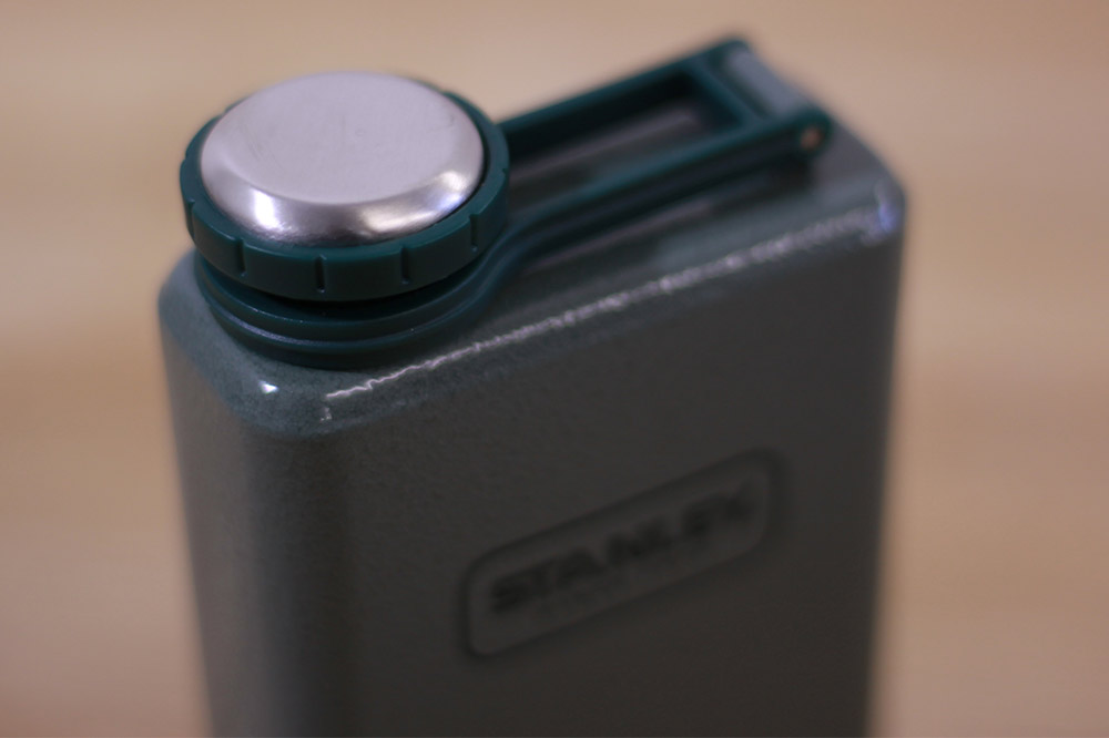 STANLEY(スタンレー) SS フラスコ 0.23L グリーン 01564-023 ねじ式の開閉フタ