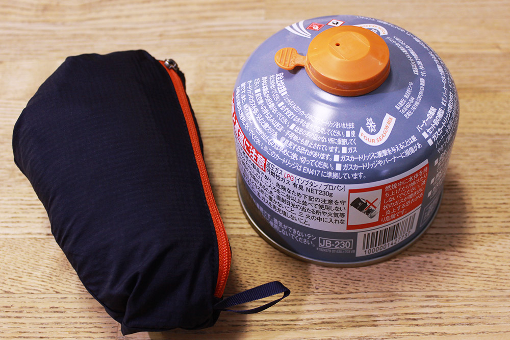 パタゴニア フーディニジャケット 収納サイズ