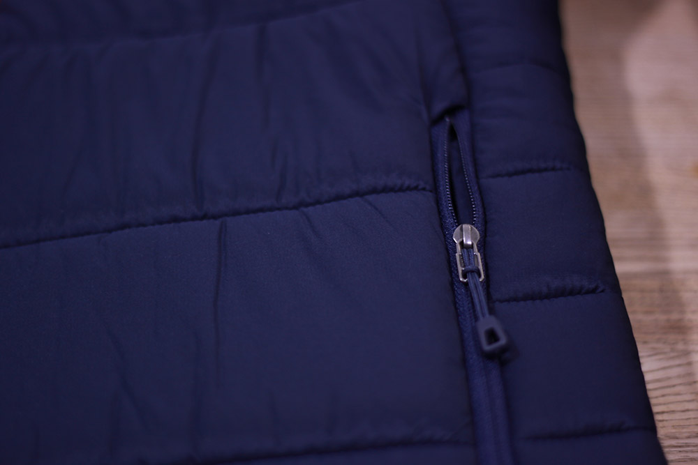 patagonia(パタゴニア) M's Hyper Puff Hoody 84390 サイドポケット